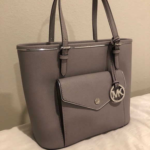 Micheal Kors jet set pocket tote-medium - Picture 2 of 6